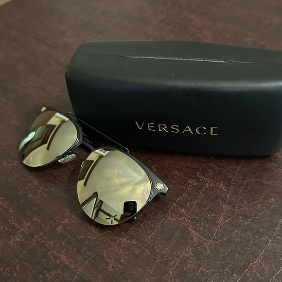 Versace unisex sunglasses - Picture 1 of 5